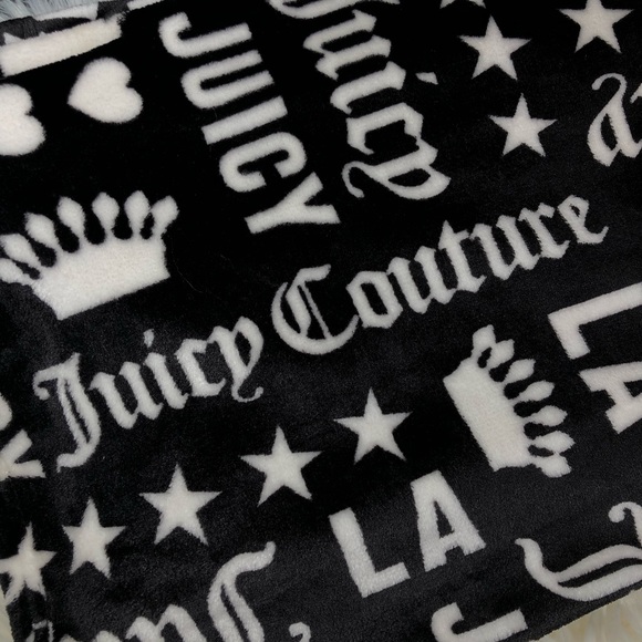 ✨HOST PICK✨NWT Juicy Couture throw. - Picture 6 of 7